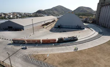 Imagem ilustrativa da imagem Ferrovia no Porto de Capuaba começa em agosto e pode dobrar carga de gusa
