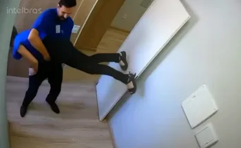 Imagem ilustrativa da imagem Vídeo de manobra de desengasgo "inusitada" em empresa do ES viraliza nas redes