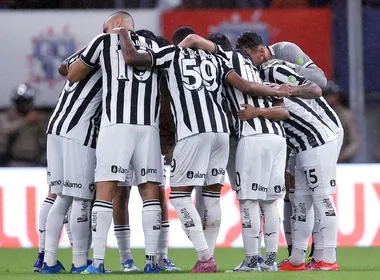 Imagem ilustrativa da imagem Após goleada, Botafogo tenta reagir no Brasileirão contra o Vitória-BA em Salvador