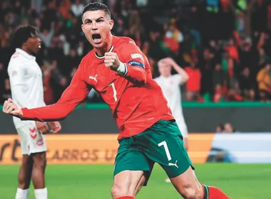 Imagem ilustrativa da imagem Cristiano Ronaldo negocia compra do Al-Nassr em consórcio com dono do Milan