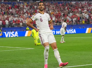 Imagem ilustrativa da imagem Mikel Merino decide, Espanha avança e decreta fim de Copa para Cristiano Ronaldo