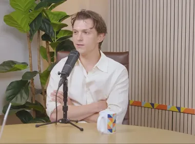 Imagem ilustrativa da imagem Tom Holland fala sobre luta contra o alcoolismo
