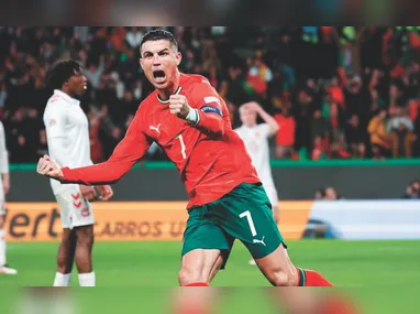 Lionel Messi recebe a Bola de Ouro de melhor jogador da Copa do Mundo de 2022