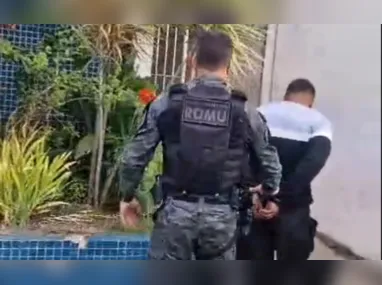 Carro da Prefeitura capotou após colisão