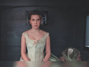 Lorena Comparato e Henrique Kimura caracterizados como Elize e Marcos Matsunaga