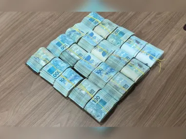 Mandados foram cumpridos em acampamento no loteamento Alphaville; materiais podem ter relação com furtos no município