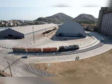 Imagem ilustrativa da imagem Ferrovia no Porto de Capuaba começa em agosto e pode dobrar carga de gusa