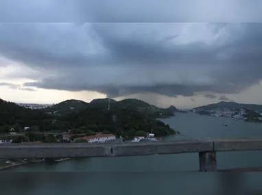 Imagem ilustrativa da imagem Frente fria chega ao ES e deve provocar mudança no tempo; veja previsão
