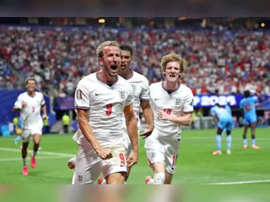 Jogadores da Bélgica comemoram a classificação às oitavas de final após a vitória, de virada, por 3 a 2 diante de Senegal válida pela segunda fase da Copa do Mundo 2026, em Seattle, nos Estados Unidos, nesta quarta-feira, 1º de julho de 2026