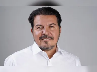 Sede da Câmara de Vitória e foto de Baiano do Salão em destaque: vereadores defendem cassação parlamentar condenado por estupro