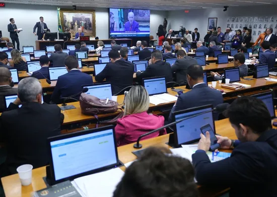 Imagem ilustrativa da imagem Comissão do Senado aprova fim da escala 6x1
