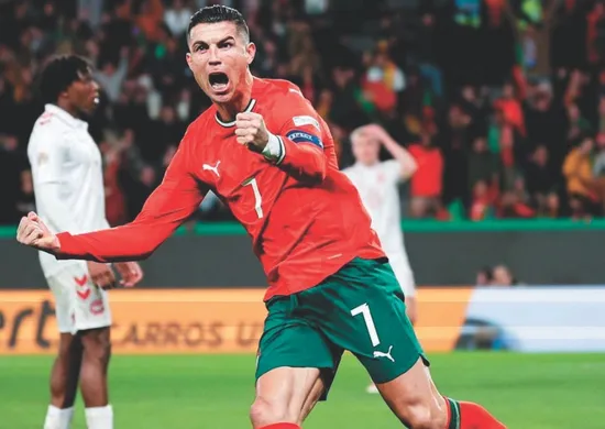Imagem ilustrativa da imagem Cristiano Ronaldo negocia compra do Al-Nassr em consórcio com dono do Milan
