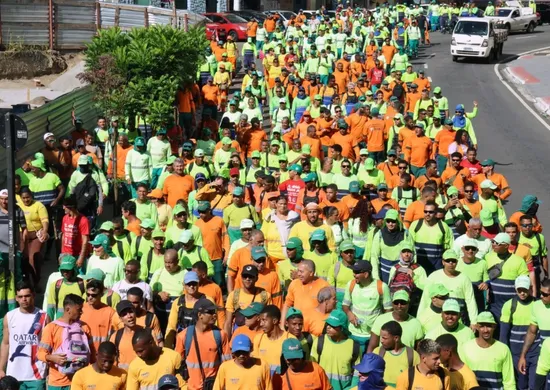 Imagem ilustrativa da imagem Greve nacional dos garis é suspensa após assembleia