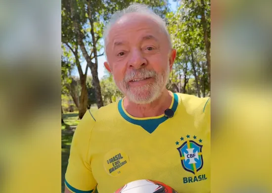 Imagem ilustrativa da imagem Lula pede que seleção jogue com 'alma' na estreia contra o Marrocos na Copa