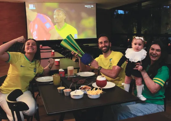 Imagem ilustrativa da imagem Música e atrações até para crianças durante jogo do Brasil