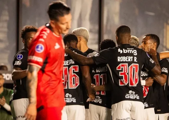 Imagem ilustrativa da imagem Vasco vence Barracas, termina em segundo e vai jogar os playoffs da Sul-Americana
