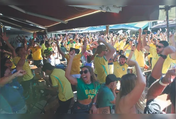 Torcida comemorou o segundo gol da Seleção  após sufoco do empate com o Japão. Alguns torcedores até gritaram “Eu acredito!” antes do fim da partida