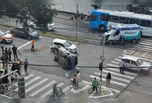 Segundo o aplicativo de mobilidade Waze, o fluxo de carros no local segue lento