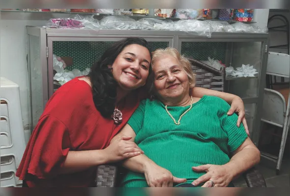 Manuela Messias Farias e a mãe Rosângela Messias Farias