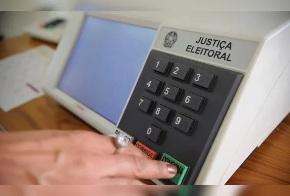 Urna durante votação: maior fatia dos eleitores aptos do Estado é a dos que têm entre 45 e 59 anos de idade