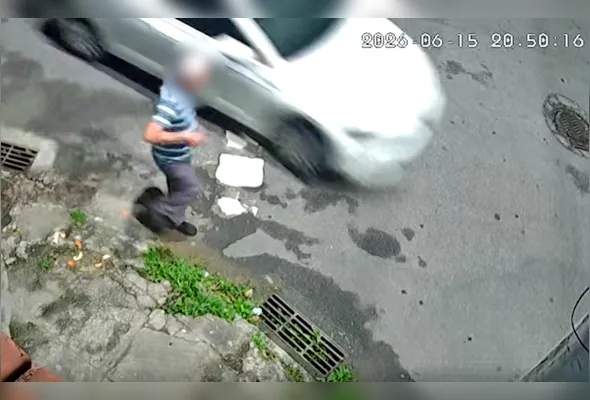 Imagem ilustrativa da imagem VÍDEO: enfermeiro de 70 anos é alvo de assalto na Serra