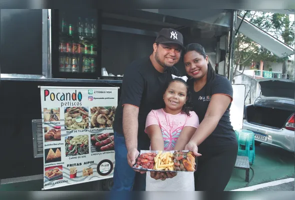 Victor Lopez com Johanny e a filha, Aylen: “O Espírito Santo é lindo e tem pessoas com o coração muito bom”