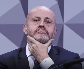 Imagem ilustrativa da imagem Investigação sobre Lulinha expõe três negócios frustrados no Ministério da Saúde