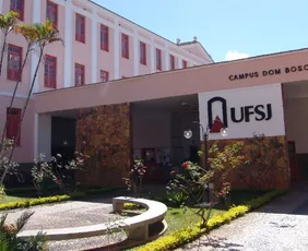 Imagem ilustrativa da imagem Universidade Federal abre concurso com 12 vagas e salários de até R$ 13,7 mil