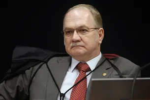 Imagem ilustrativa da imagem Edson Fachin cancela sessão do STF em meio à crise entre Moraes e Mendonça