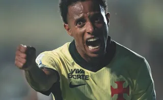 Imagem ilustrativa da imagem Vasco se impõe, vence o Cruzeiro e dorme fora do Z-4 do Brasileirão