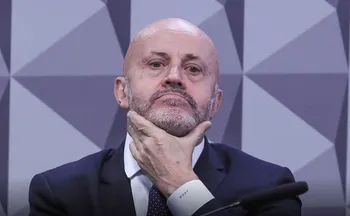 Imagem ilustrativa da imagem Investigação sobre Lulinha expõe três negócios frustrados no Ministério da Saúde