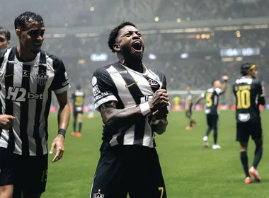 Imagem ilustrativa da imagem Galo aproveita expulsão, vira sobre o Cruzeiro e vai à semifinal da Copa do Brasil