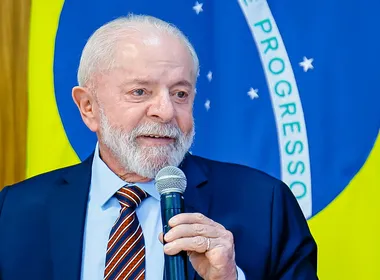 Imagem ilustrativa da imagem Lula é oficializado candidato à reeleição e tentará 4° mandato