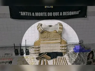 Veículo capotou enquantos suspeitos fugiam