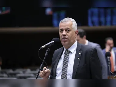 Do Val na convenção do Avante: apoio dos “Movimentos da Direita”