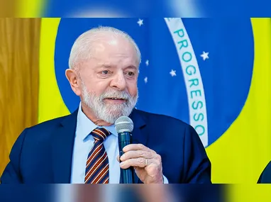 Imagem ilustrativa da imagem Lula é oficializado candidato à reeleição e tentará 4° mandato