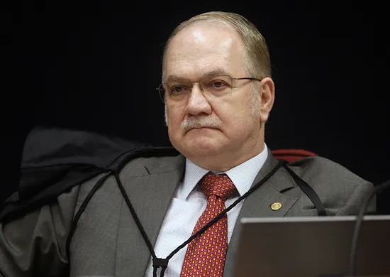 Imagem ilustrativa da imagem Edson Fachin cancela sessão do STF em meio à crise entre Moraes e Mendonça