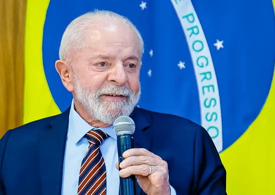 Imagem ilustrativa da imagem Lula é oficializado candidato à reeleição e tentará 4° mandato