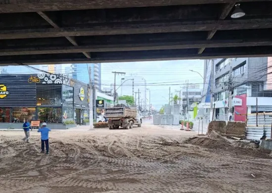 Imagem ilustrativa da imagem Obras são concluídas e trânsito na Avenida Champagnat é liberado