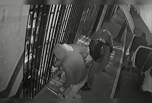 Suspeitos durante furto a comércio em Santa Maria de Jetibá
