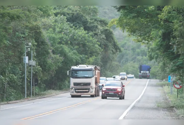 Oito empresas disputam contratos de supervisão das obras de duplicação da BR-262 entre Viana e Conceição do Castelo