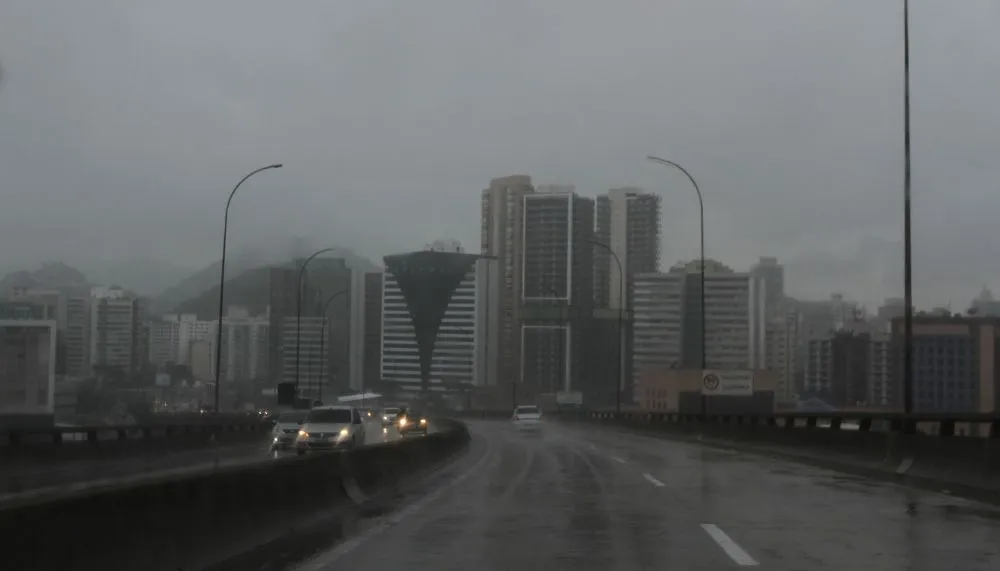 Imagem ilustrativa da imagem Cidades do ES têm risco de tempestades e ventos de até 100 km/h