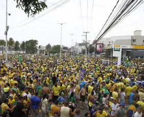 Imagem ilustrativa da imagem Ato de Flávio Bolsonaro reúne apoiadores em Vitória