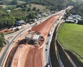 Imagem ilustrativa da imagem BR-101 terá interdição total para fragmentação de rochas em Fundão e Anchieta