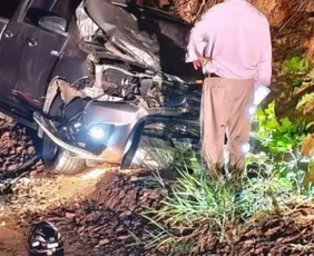 Imagem ilustrativa da imagem Batida com caminhonete deixa motociclista e passageira mortos no ES