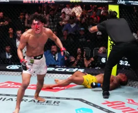 Imagem ilustrativa da imagem Brasileiro desmaia e deixa octógono de maca após luta do UFC em Las Vegas