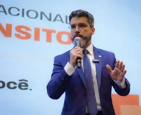 Imagem ilustrativa da imagem “Drogômetro” tem de diferenciar uso de remédio de “abuso na balada”, diz secretário