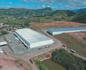 Imagem ilustrativa da imagem Fundo imobiliário avança na compra de centro logístico em Viana por R$ 643 milhões