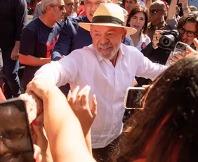 Imagem ilustrativa da imagem Vitória de Lula frustra direita e provoca acusações de fraude e tentativa de golpe