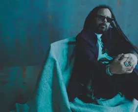 Imagem ilustrativa da imagem Marcelo Falcão celebra 30 anos de carreira com show no sábado em Vitória